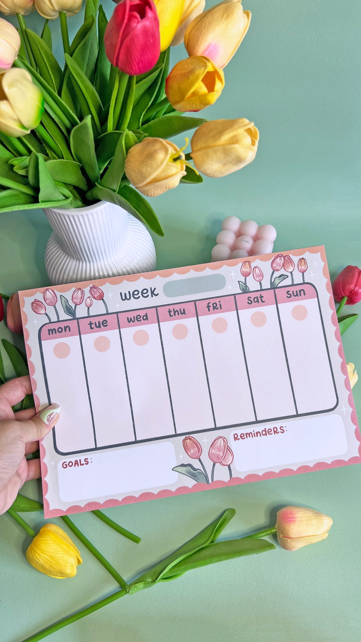 Tulips A4 Weekly Notepad